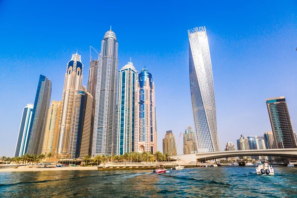 Dubai Marina paisagem urbana, Emirados Árabes Unidos — Fotografia de Stock