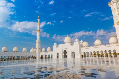 Abu Dabi Şeyh Zayed Beyaz Cami