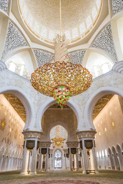 Abu Dabi Şeyh zayed Ulu Camii, güzel iç