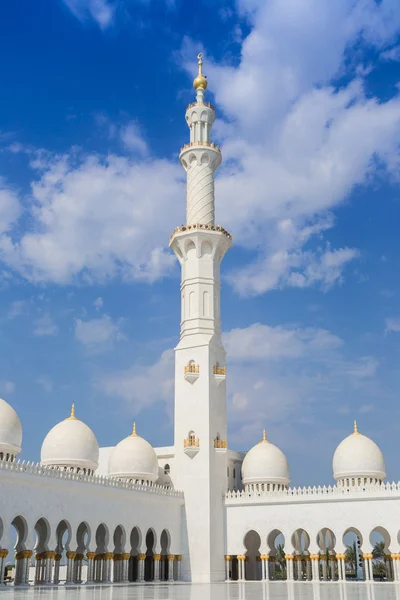 Abu Dhabi Sheikh Zayed Mesquita Branca — Fotografia de Stock