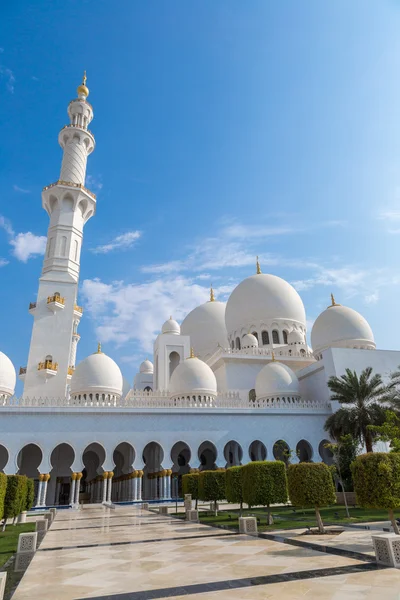 Abu Dhabi Sheikh Zayed Mesquita Branca — Fotografia de Stock