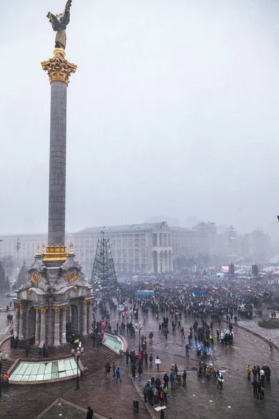 Протест против президента Януковича на Евромайдане в Киеве — стоковое фото