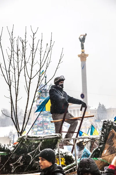Protesteren op euromaydan in kiev tegen de premier Janoekovitsj — Stockfoto