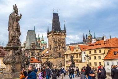 Karlov veya charles Köprüsü