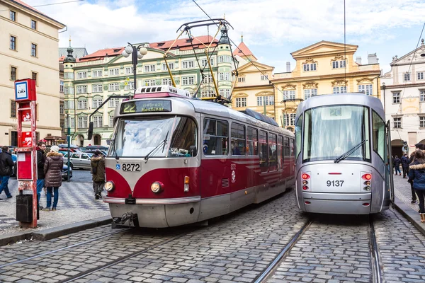 Praha červená tramvaj detail — Stock fotografie