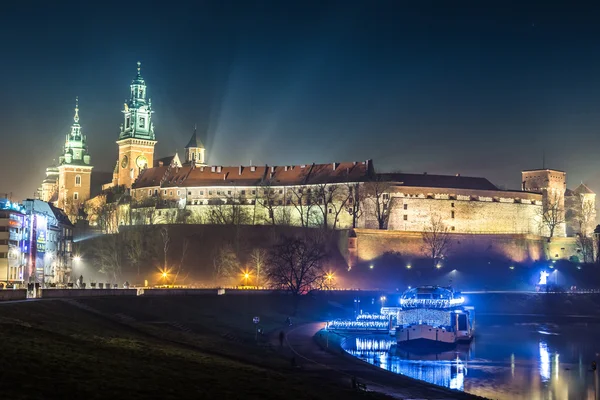 Wawel-Burg und Glyzinien — Stockfoto