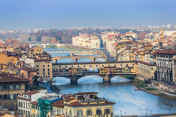 Arno Nehri ve köprüler — Stok fotoğraf