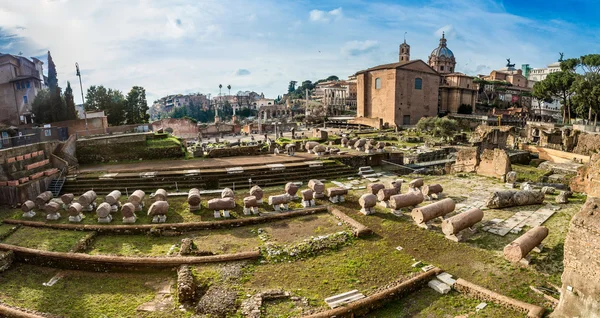Ruinas romanas en Roma. — Foto de Stock