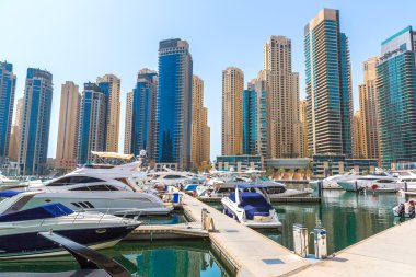 Dubai Yat Limanı cityscape