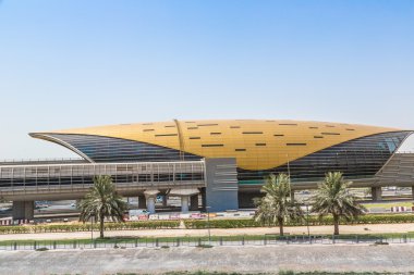 Dubai Yat Limanı metro istasyonu