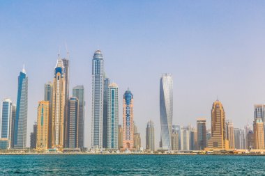 Dubai Yat Limanı cityscape