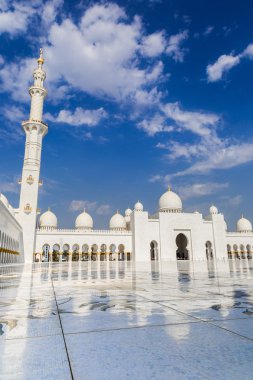 Abu Dabi Şeyh Zayed Beyaz Cami