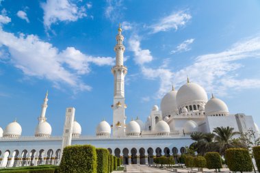 Abu Dabi Şeyh Zayed Beyaz Cami