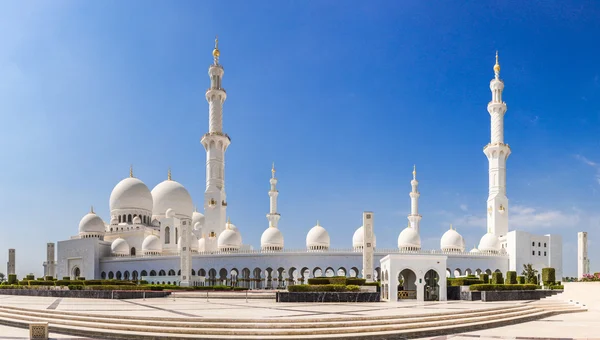 アブダビシェイク・ザイド・ホワイト・モスク — ストック写真