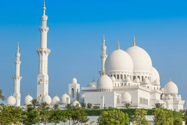 Mezquita blanca Abu Dhabi Sheikh Zayed — Foto de Stock