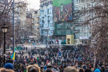 протест проти «диктатура» в Україні перетворює насильницькі