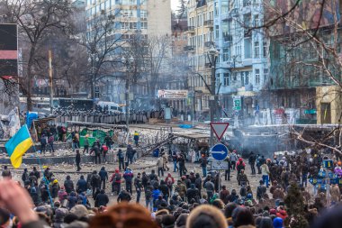 протест проти «диктатура» в Україні перетворює насильницькі