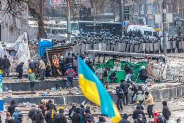 протест проти «диктатура» в Україні перетворює насильницькі