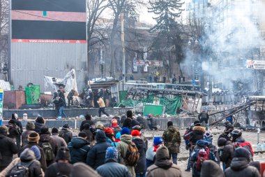 протест проти «диктатура» в Україні перетворює насильницькі