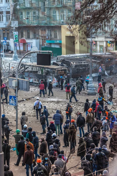 Protest tegen "dictatuur" in Oekraïne draait gewelddadige — Stockfoto