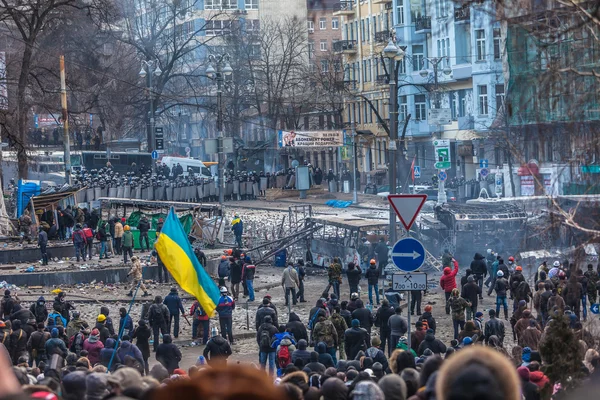 Protest tegen "dictatuur" in Oekraïne draait gewelddadige — Stockfoto