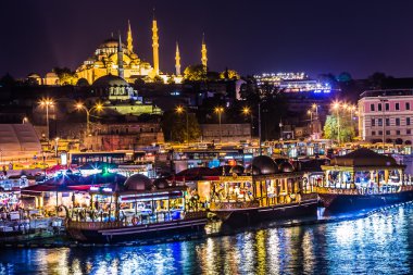 galata Köprüsü, Süleymaniye Camii, sonundaki Restoran gece görünümü