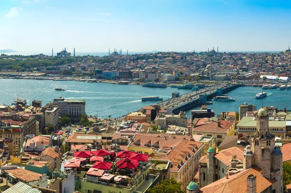 Istanbul panoramablick vom galata turm. Truthahn — Stockfoto