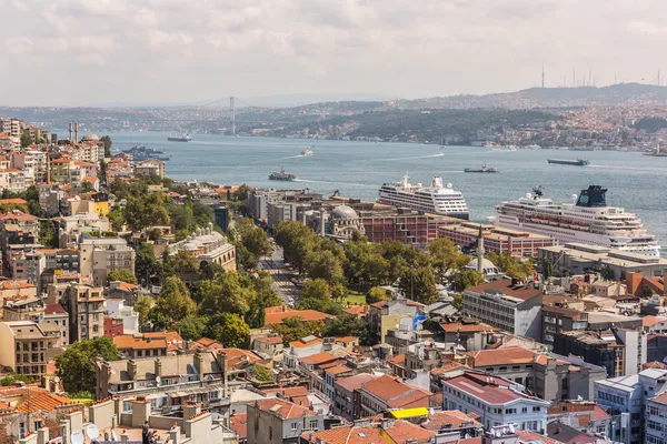 Istanbul panoramablick vom galata turm. Truthahn — Stockfoto