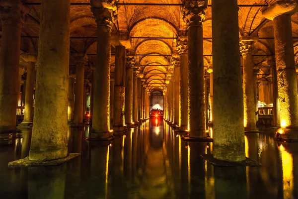 Podzemní baziliky cistern (yerebatan sarnici) v Istanbulu, Turecko. — Stock fotografie