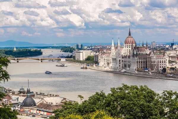 Das Parlamentsgebäude in Budapest, Ungarn — Stockfoto