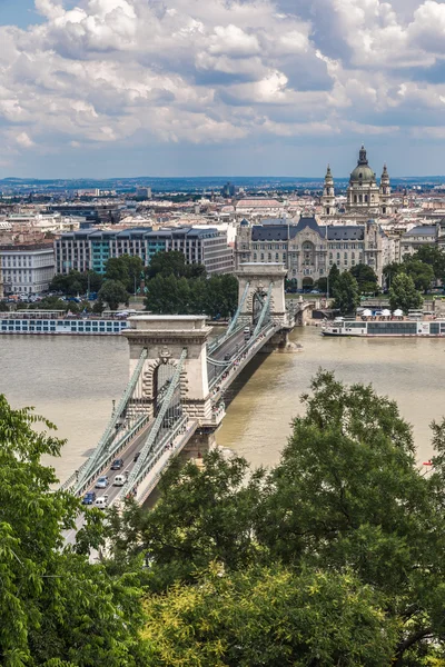 Pont des Chaînes et Parlement Hongrois, Budapest, Hongrie — Photo