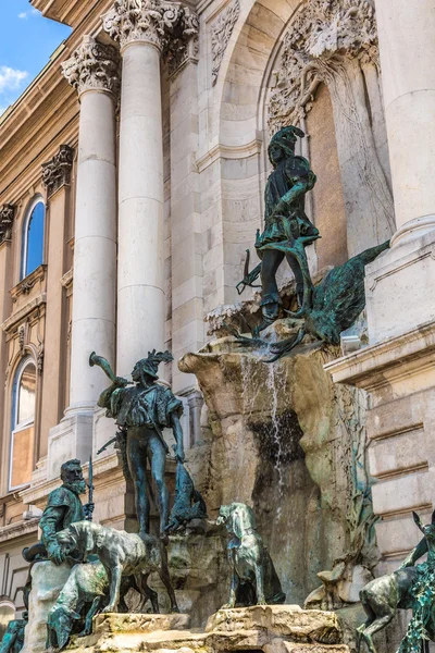 Jagdstatue am Königspalast, Budapest — Stockfoto