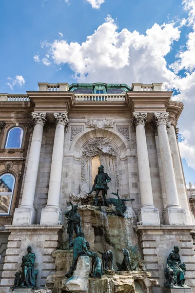 Hunting statue at the Royal palace, Budapest — Stock Photo, Image