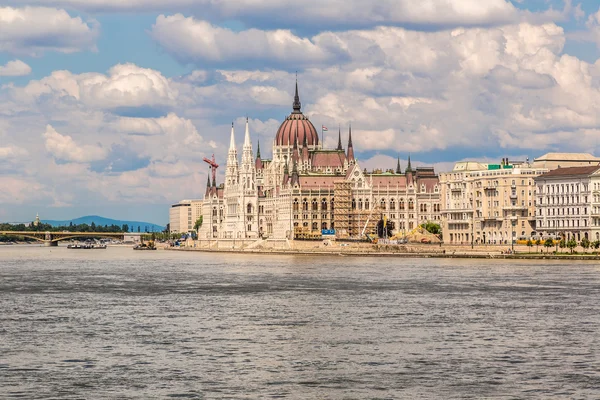 The building of the Parliament in Budapest, Hungary — Stock Photo, Image