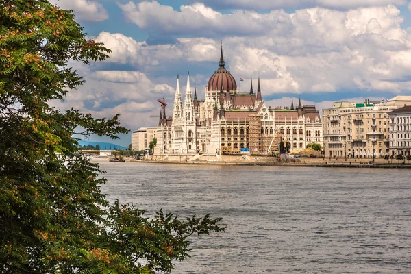 The building of the Parliament in Budapest, Hungary — Stock Photo, Image