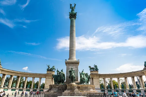 Kahramanlar Meydanı Budapeşte, millennium Anıtı — Stok fotoğraf