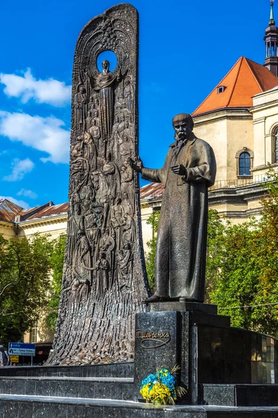 Ukraiński poeta Pomnik Tarasa Szewczenki (1814-1861) we Lwowie — Zdjęcie stockowe