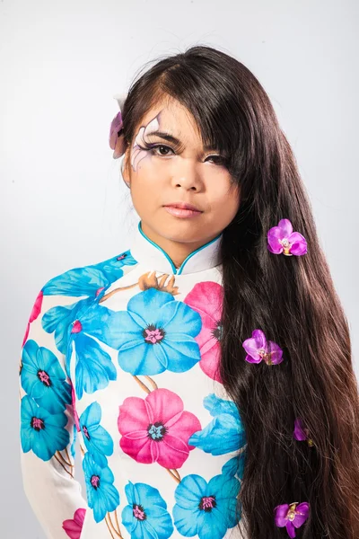 Schöne asiatische Frau mit Mode-Make-up — Stockfoto