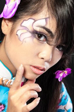 güzel Asyalı kadın moda makyaj ile