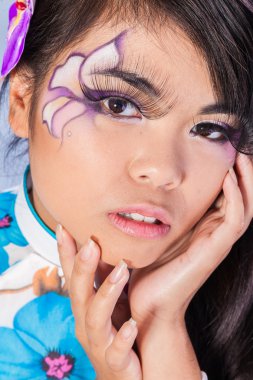 güzel Asyalı kadın moda makyaj ile