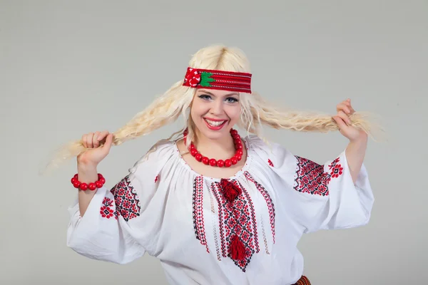 Woman wears Ukrainian national dress — Stock Photo, Image