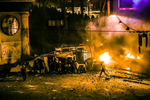 Protest Against "Dictatorship" In Ukraine Turns Violent — Stock Photo, Image