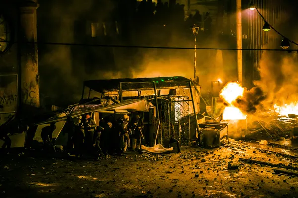 Manifestation contre la "dictature" en Ukraine devient violente — Photo