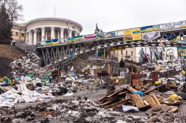 протест проти «диктатура» в Україні перетворює насильницькі