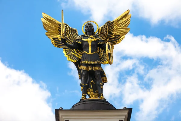 Angel monument — Stock Photo, Image