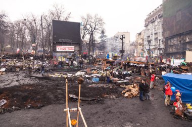 протест проти «диктатура» в Україні перетворює насильницькі