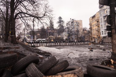 протест проти «диктатура» в Україні перетворює насильницькі