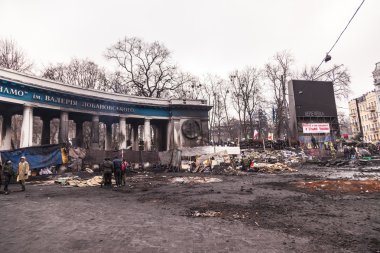 протест проти «диктатура» в Україні перетворює насильницькі