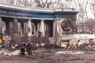 протест проти «диктатура» в Україні перетворює насильницькі