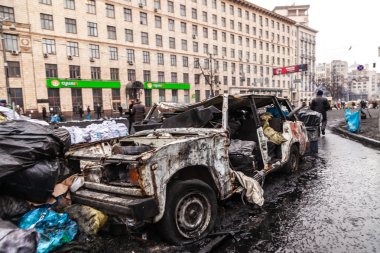 протест проти «диктатура» в Україні перетворює насильницькі